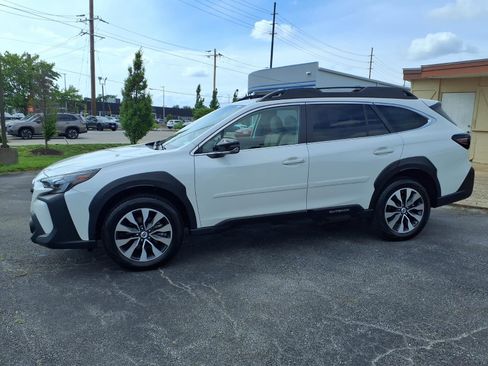 Used 2025 Subaru Outback Limited AWD/4WD image 21