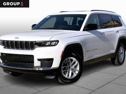 New 2025 Jeep Grand Cherokee L Laredo image 1
