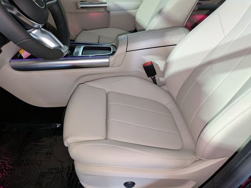 New 2026 Mercedes-Benz GLA 250 GLA 250 image 4