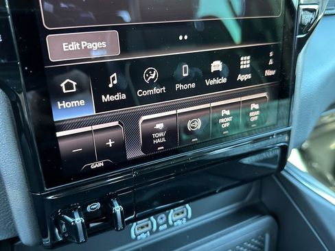 New 2026 RAM 2500 Laramie AWD/4WD image 28