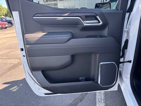 Used 2026 GMC Sierra 1500 SLT w/ SLT Convenience Package AWD/4WD image 29