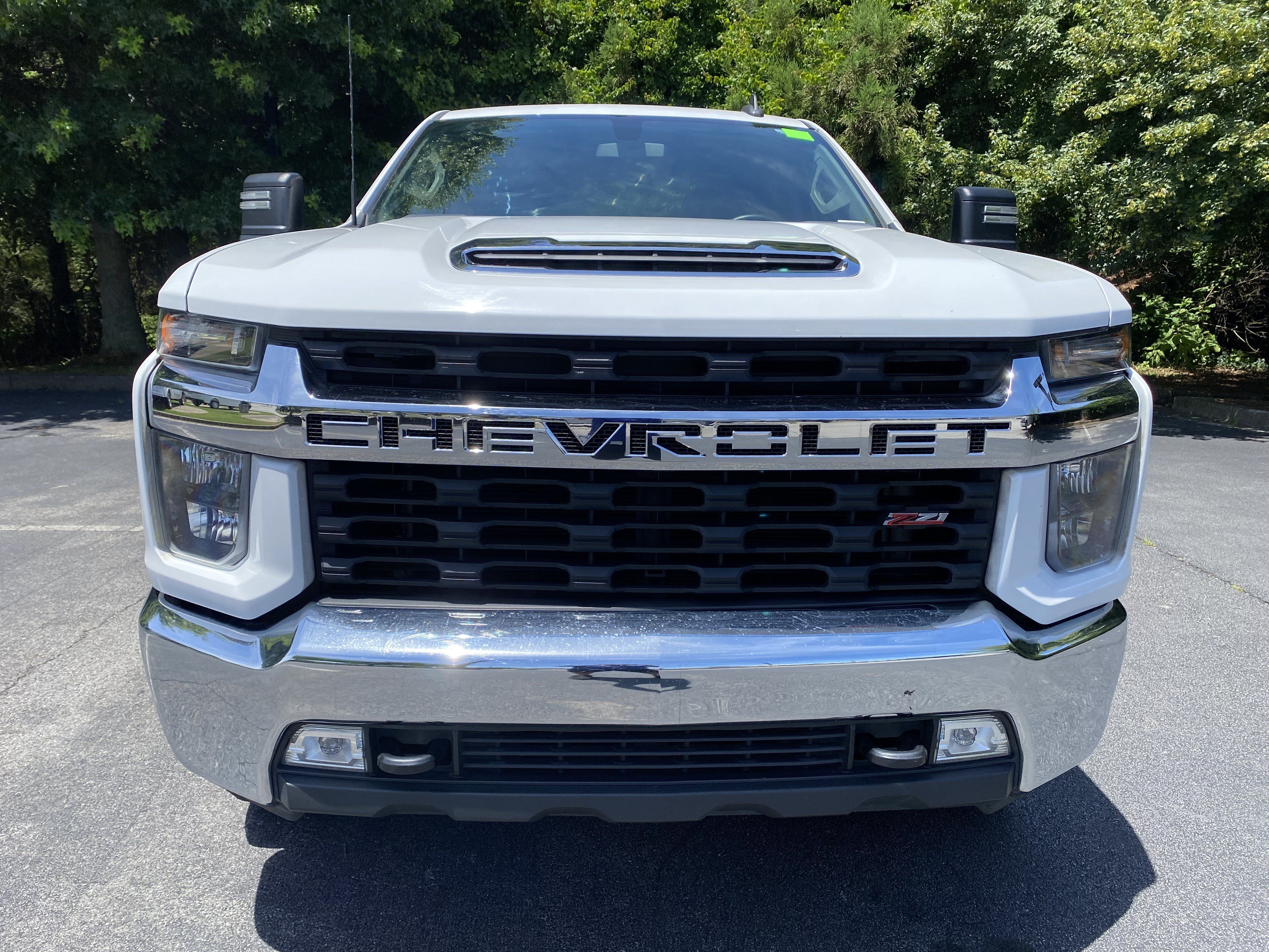 Used 2021 Chevrolet Silverado 2500 LT w/ Convenience Package AWD/4WD image 3
