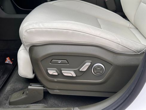 Certified 2025 Hyundai Santa Fe Calligraphy image 33