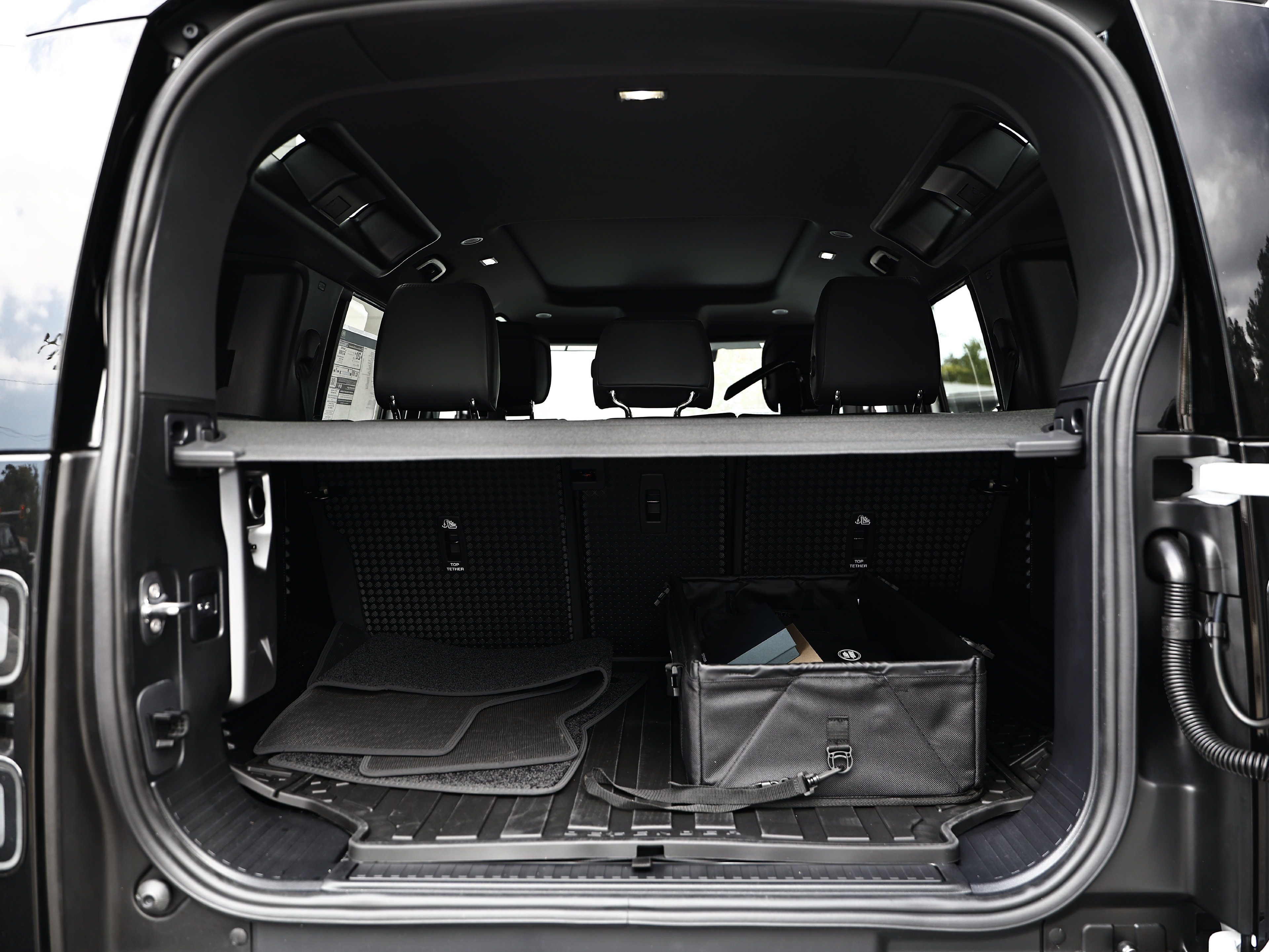 New 2026 Land Rover Defender 110 S AWD/4WD image 37