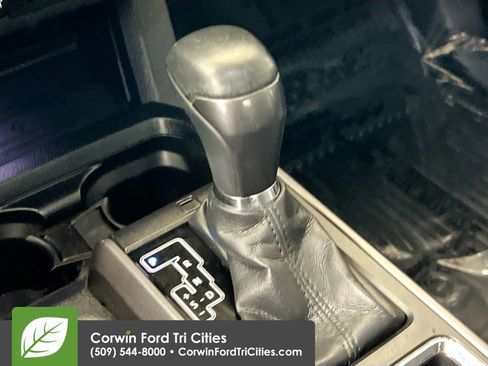 Used 2018 Toyota Tacoma 4x4 Double Cab image 10