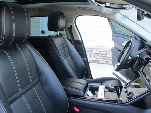 Used 2018 Land Rover Range Rover Velar S image 42