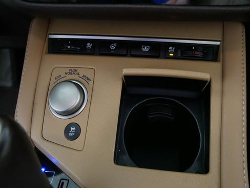 Used 2017 Lexus ES 350 w/ Luxury Package image 29