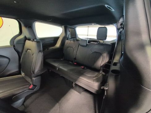 New 2026 Chrysler Voyager LX FWD image 30
