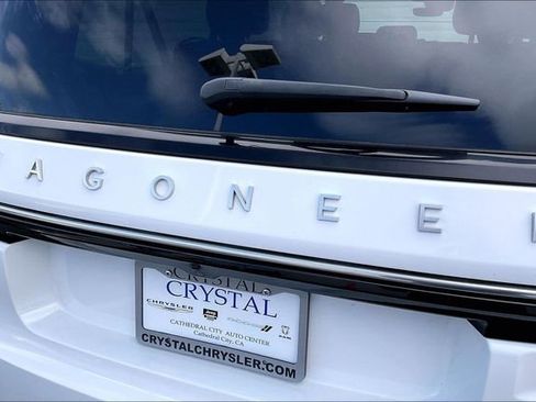 Certified 2023 Jeep Wagoneer L Series II RWD image 31