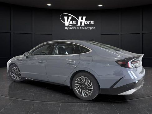 New 2025 Hyundai Sonata Limited image 3