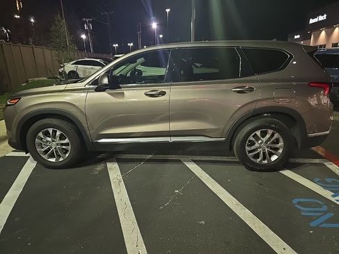 Used 2019 Hyundai Santa Fe SEL image 3