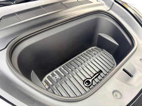 Used 2023 Tesla Model Y Long Range AWD/4WD image 74