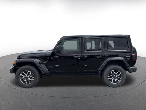 Used 2025 Jeep Wrangler Unlimited Sahara AWD/4WD image 9