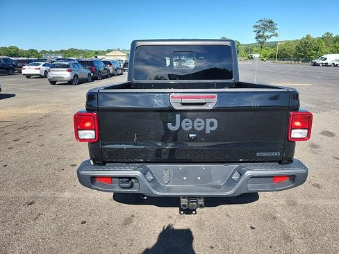 Used 2021 Jeep Gladiator Sport AWD/4WD image 7