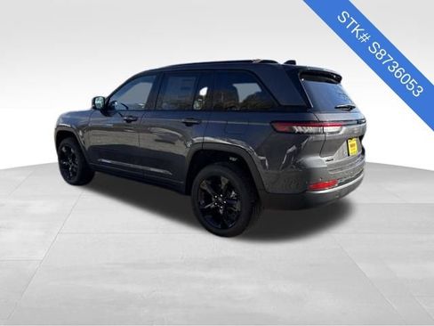 New 2025 Jeep Grand Cherokee Limited w/ Black Appearance Package image 5