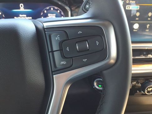 Used 2025 Chevrolet Silverado 2500 LT image 24