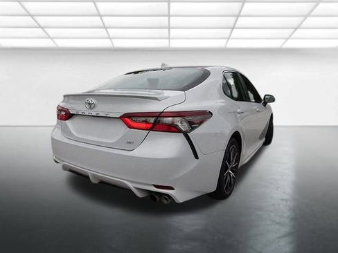 Used 2023 Toyota Camry SE image 5