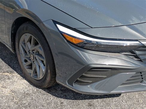Used 2024 Hyundai Elantra SEL image 9