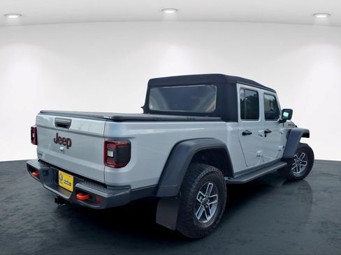 Used 2024 Jeep Gladiator Mojave w/ Technology Group AWD/4WD image 8