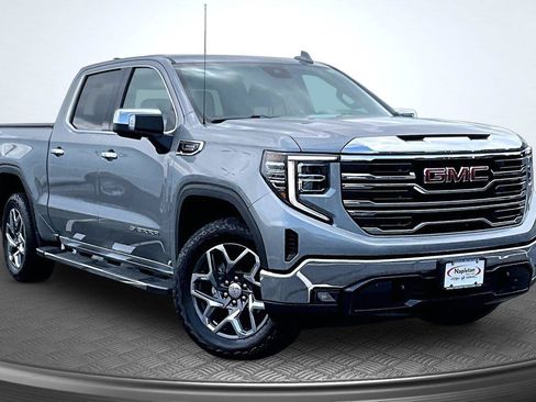 Used 2024 GMC Sierra 1500 SLT w/ SLT Convenience Package AWD/4WD image 13