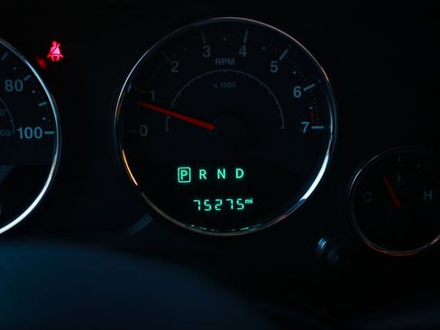 Used 2016 Jeep Wrangler Sport image 22