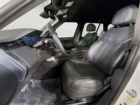 Certified 2023 Land Rover Range Rover SE image 11