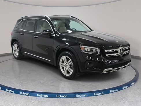 Used 2021 Mercedes-Benz GLB 250 4MATIC image 4