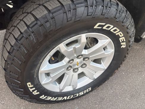 Used 2018 Chevrolet Colorado LT w/ LT Convenience Package AWD/4WD image 11