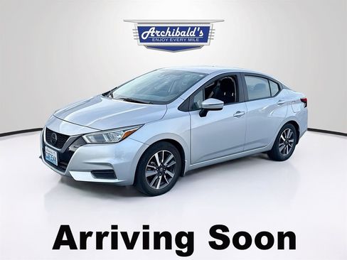 Used 2021 Nissan Versa SV w/ Electronics Package image 2