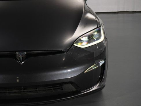 Used 2023 Tesla Model X Plaid image 6