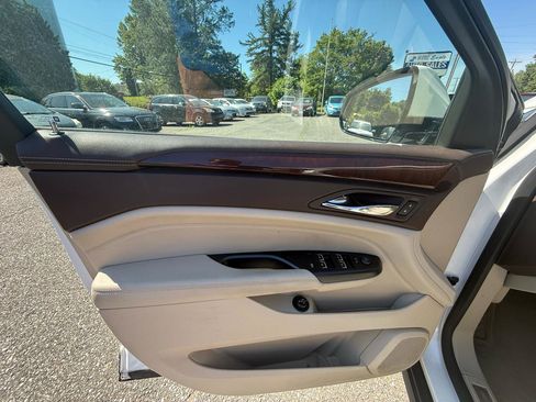 Used 2015 Cadillac SRX Luxury FWD image 9