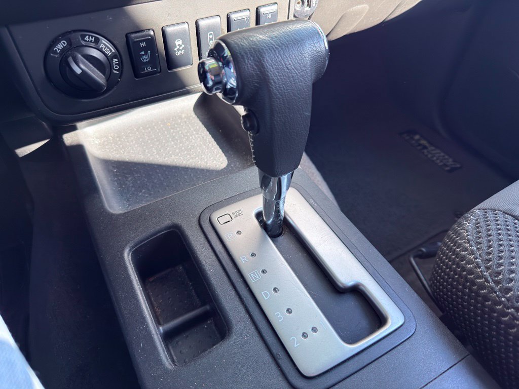 Used 2018 Nissan Frontier PRO-4X AWD/4WD image 40