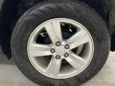 Used 2021 Chevrolet Trax LT FWD image 25