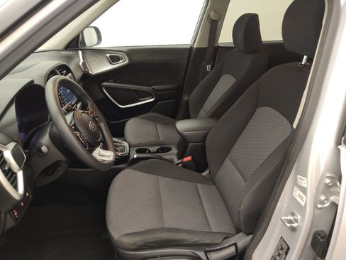 Used 2021 Kia Soul LX FWD image 17