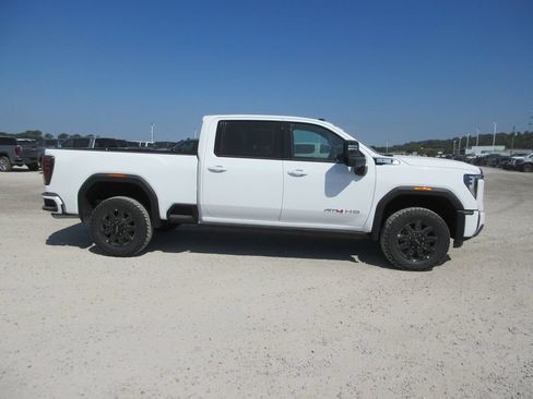 New 2026 GMC Sierra 2500 AT4 w/ AT4 Premium Plus Package AWD/4WD image 3