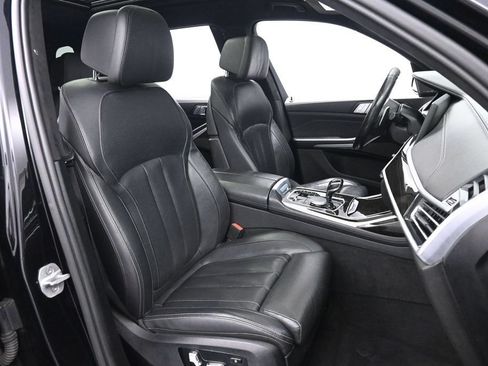 Used 2021 BMW X7 xDrive40i w/ M Sport Package AWD/4WD image 25