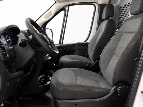 Used 2026 RAM ProMaster 2500 w/ Convenience Group FWD image 18