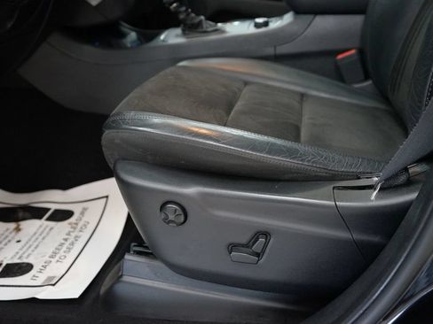 Used 2019 Dodge Durango R/T w/ Blacktop Package AWD/4WD image 32