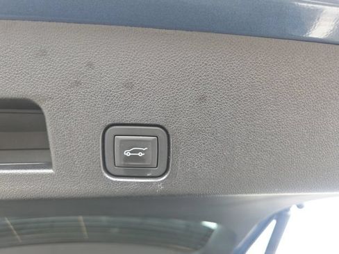 Used 2024 Chevrolet Traverse LT w/ LPO, Floor Liner Package FWD image 13