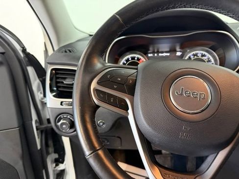 Used 2019 Jeep Cherokee Limited AWD/4WD image 21
