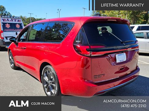 New 2026 Chrysler Pacifica Select FWD image 11