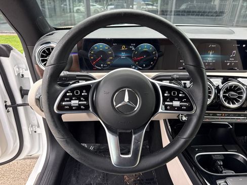 Used 2023 Mercedes-Benz CLA 250 image 29