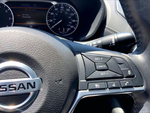 Used 2020 Nissan Sentra SV FWD image 25