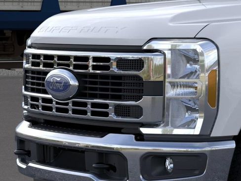 New 2026 Ford F250 XLT w/ FX4 Off-Road Package AWD/4WD image 17