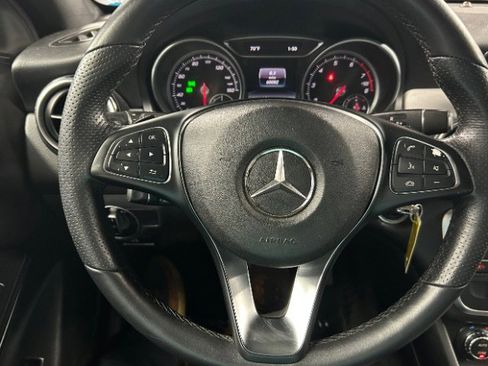 Used 2020 Mercedes-Benz GLA 250 w/ Convenience Package image 10