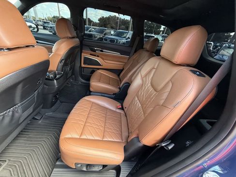 Certified 2025 Kia Telluride SX Prestige X-Line AWD/4WD image 16