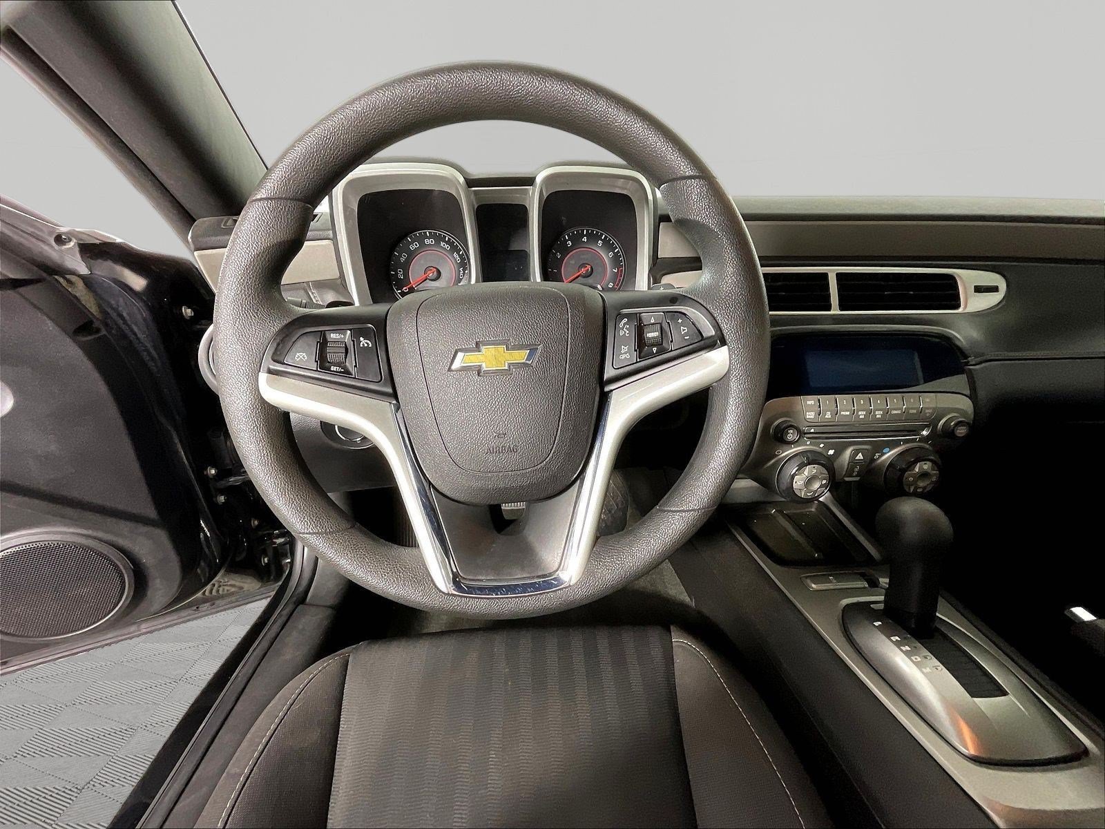 Used 2015 Chevrolet Camaro LS RWD image 8