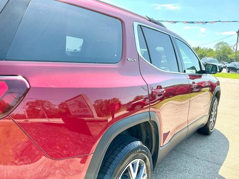 Used 2023 GMC Acadia SLT FWD image 29