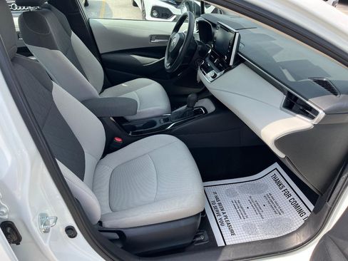 Used 2021 Toyota Corolla LE FWD image 18