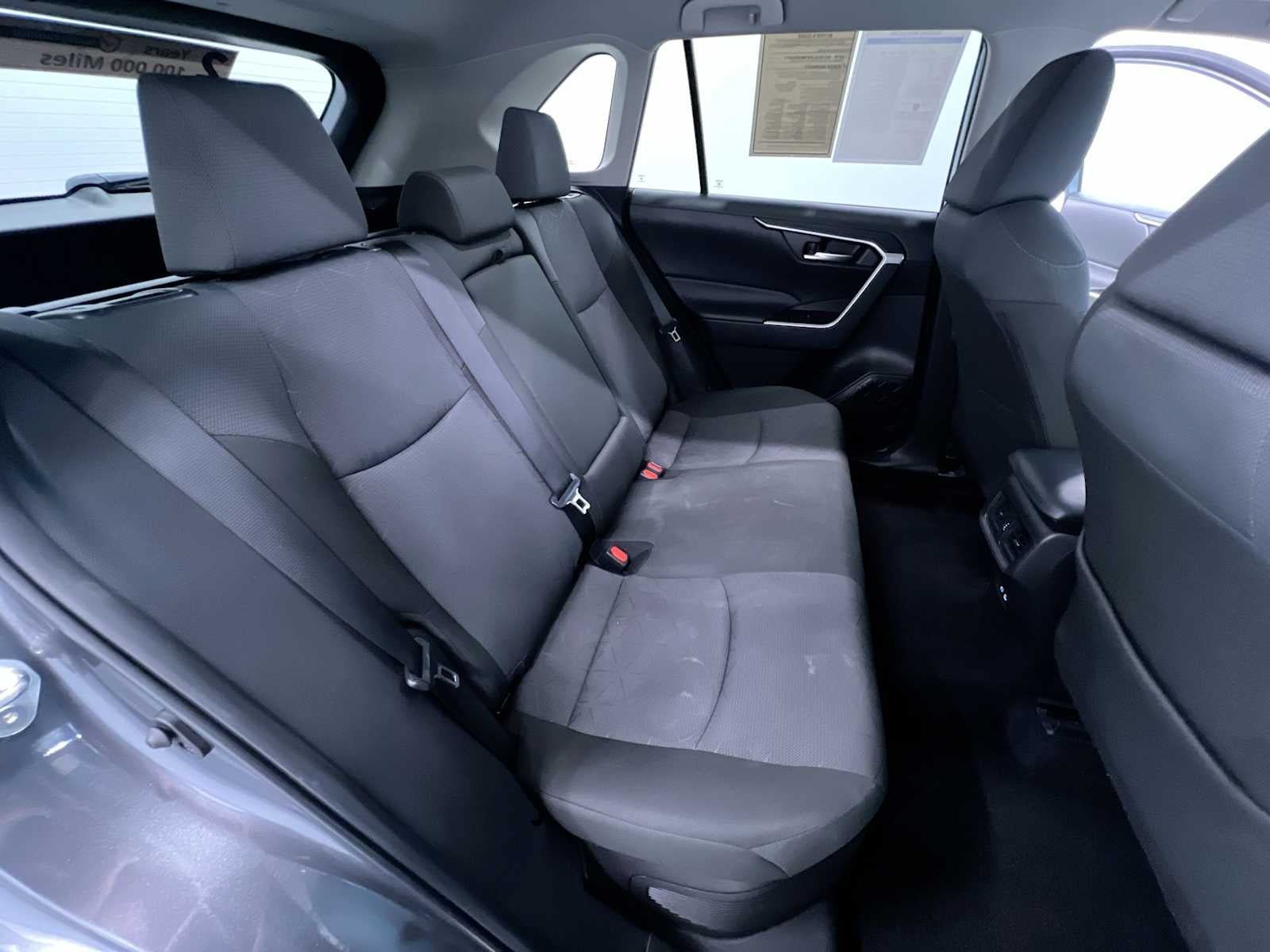 Used 2025 Toyota RAV4 XLE AWD/4WD image 36